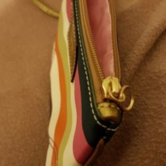 🚫SOLD🚫 COACH Hampton Multicolor Stripe Wristlet - Picture 4 of 4